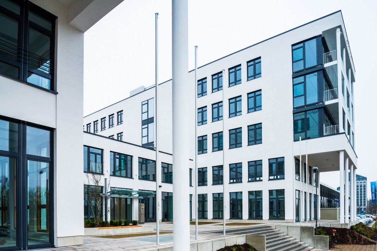 Detailaufnahme des neuen modernen Bürogebäudes in Nürnberg