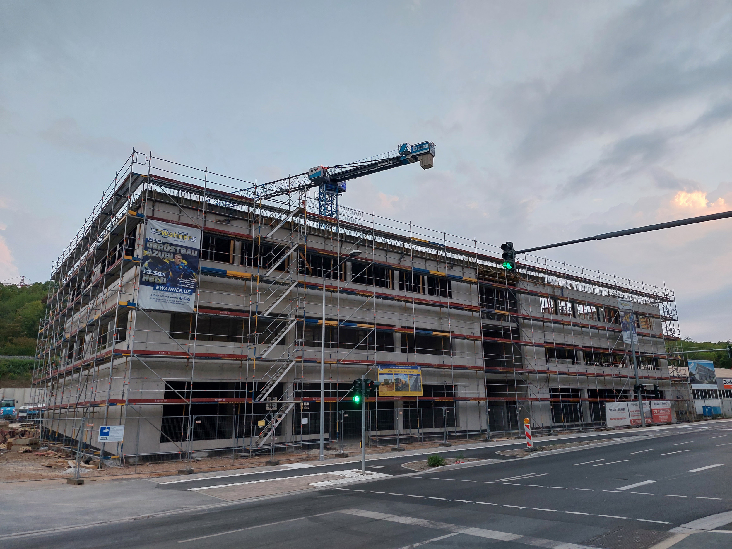 Rohbauerstellung durch die Bauunternehmung Glöckle Hoch- und Tiefbau eines Wohn- und Geschäftshauses in Würzburg