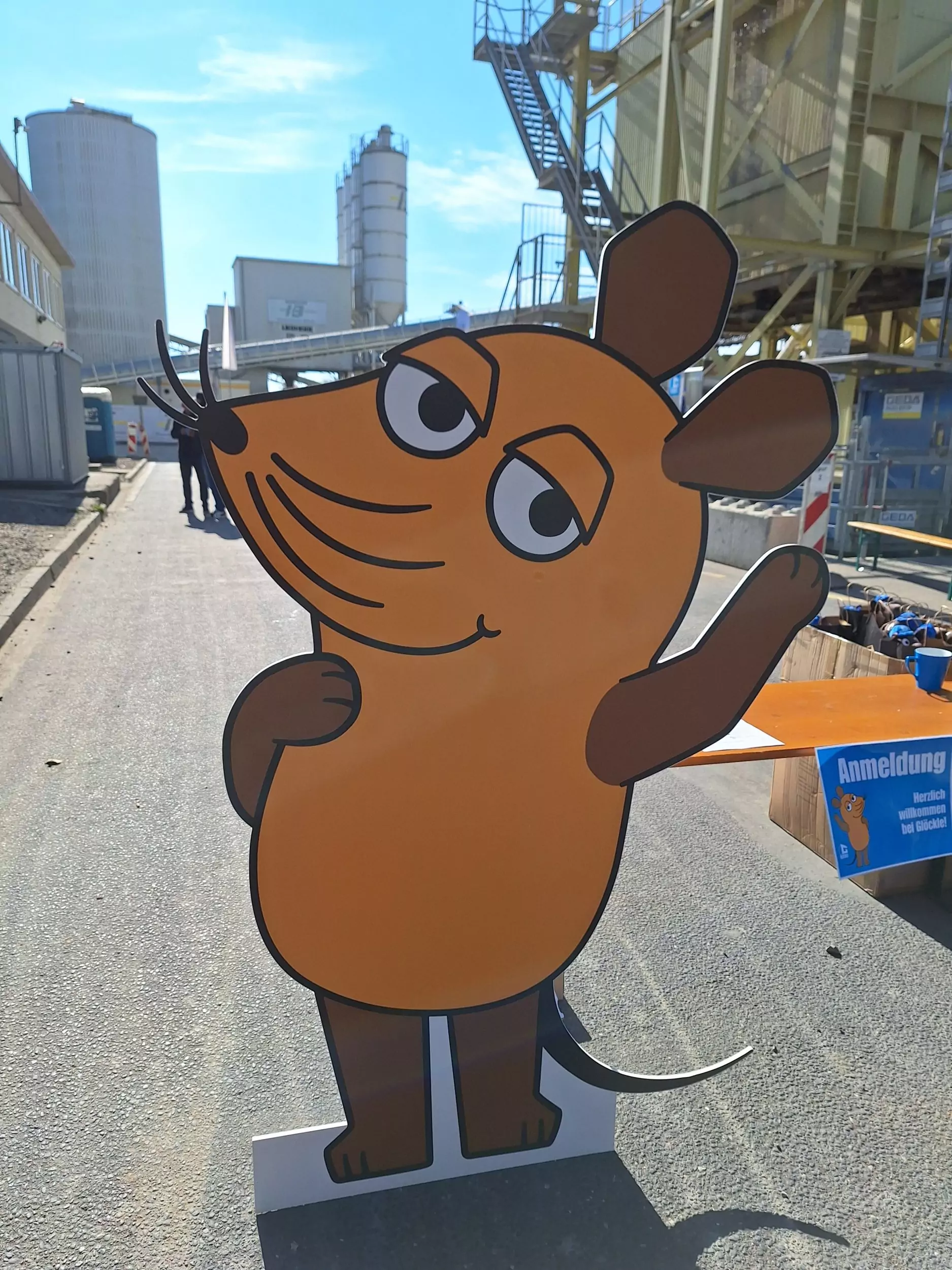 „Türen auf mit der Maus“ – Glöckle-Baustoffwerke öffnen erneut ihre Tore