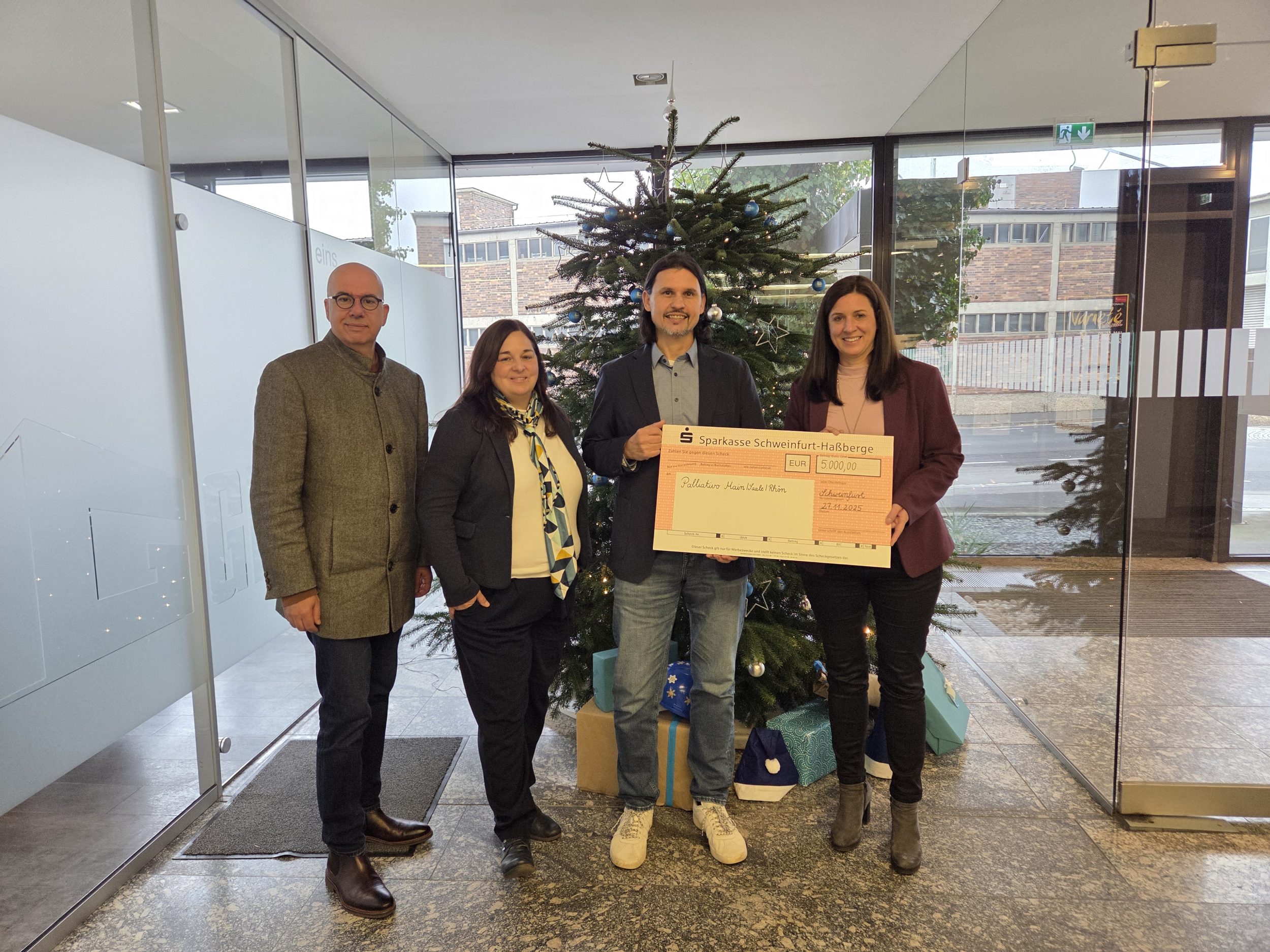 Unternehmensgruppe Glöckle spendet 5.000 Euro an SAPV-Team Palliativo